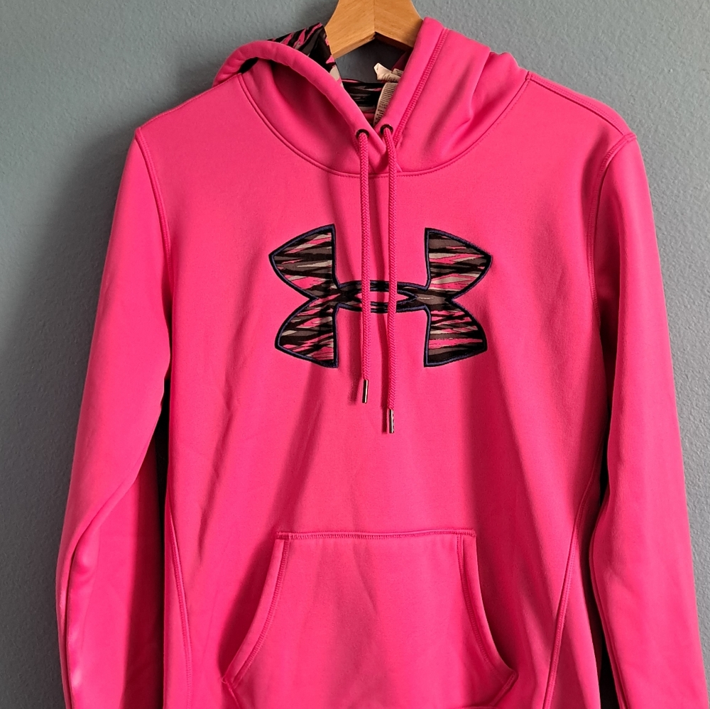 Under Armour pink hoodie (S)